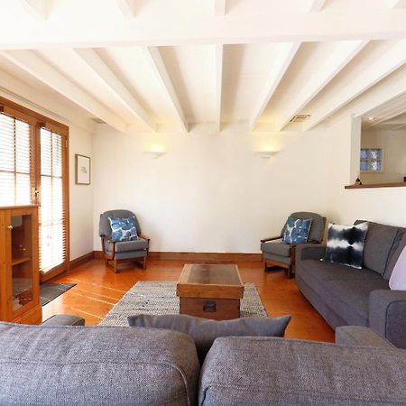 Hotel 54 On Bank à Port Fairy Extérieur photo