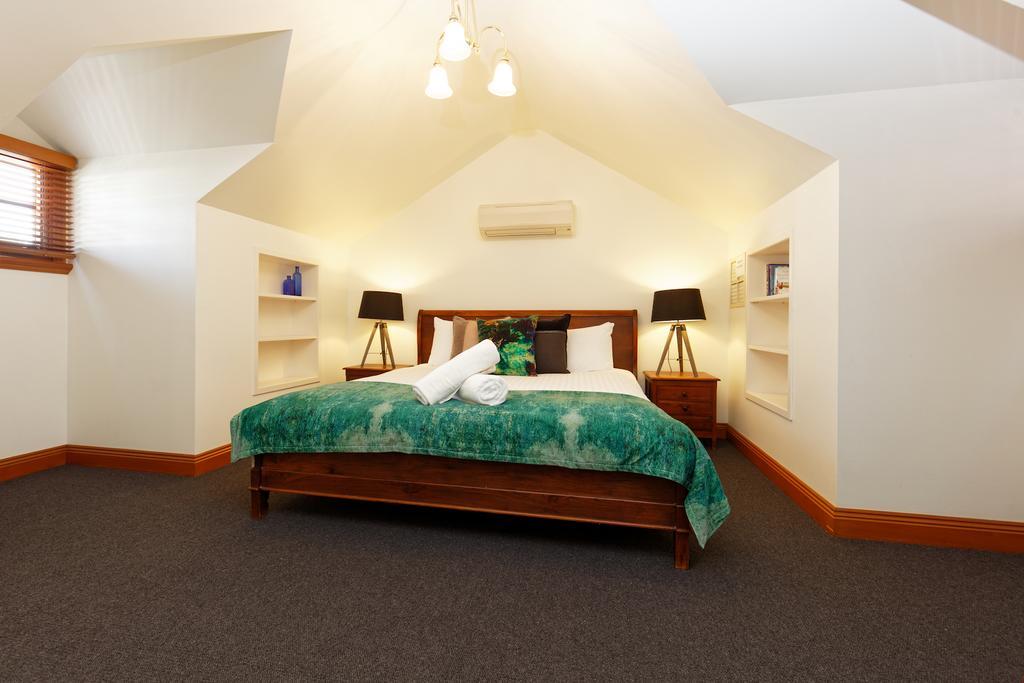 Hotel 54 On Bank à Port Fairy Extérieur photo